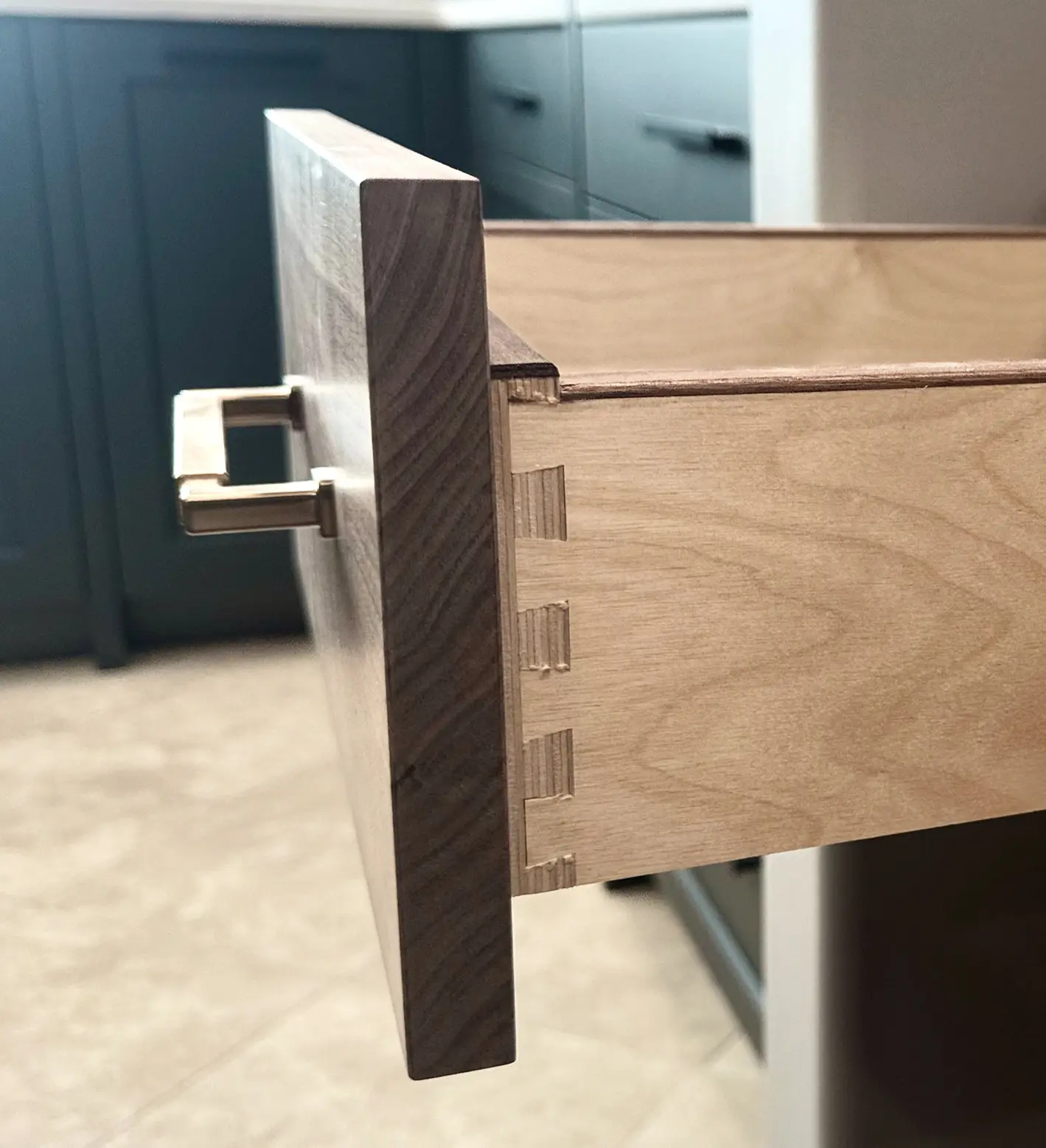 Premium interlocking dovetails.